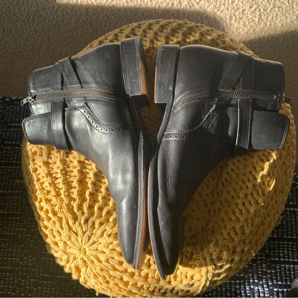 Johnston & Murphy Ankle Boot 27-1801 Side Zipper W/ Belt & Buckle  Size 11 M - Picture 3 of 7